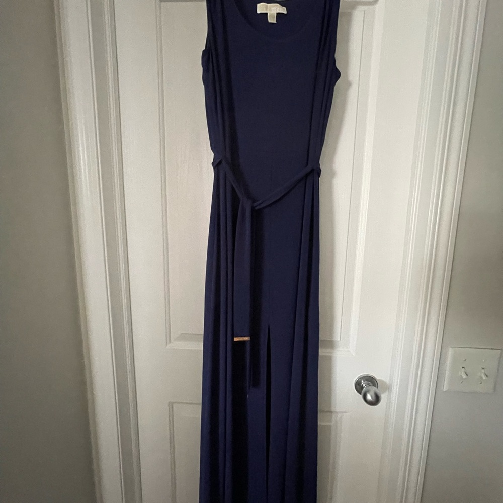 Elegant Navy Blue Sleeveless Dress
